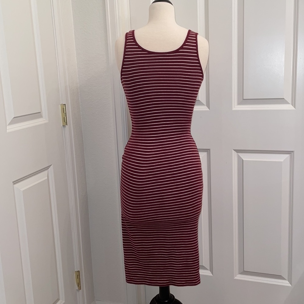 AMBIANCE apparel burgundy/white striped stretch midi dress in women’s size small - Picture 4 of 7